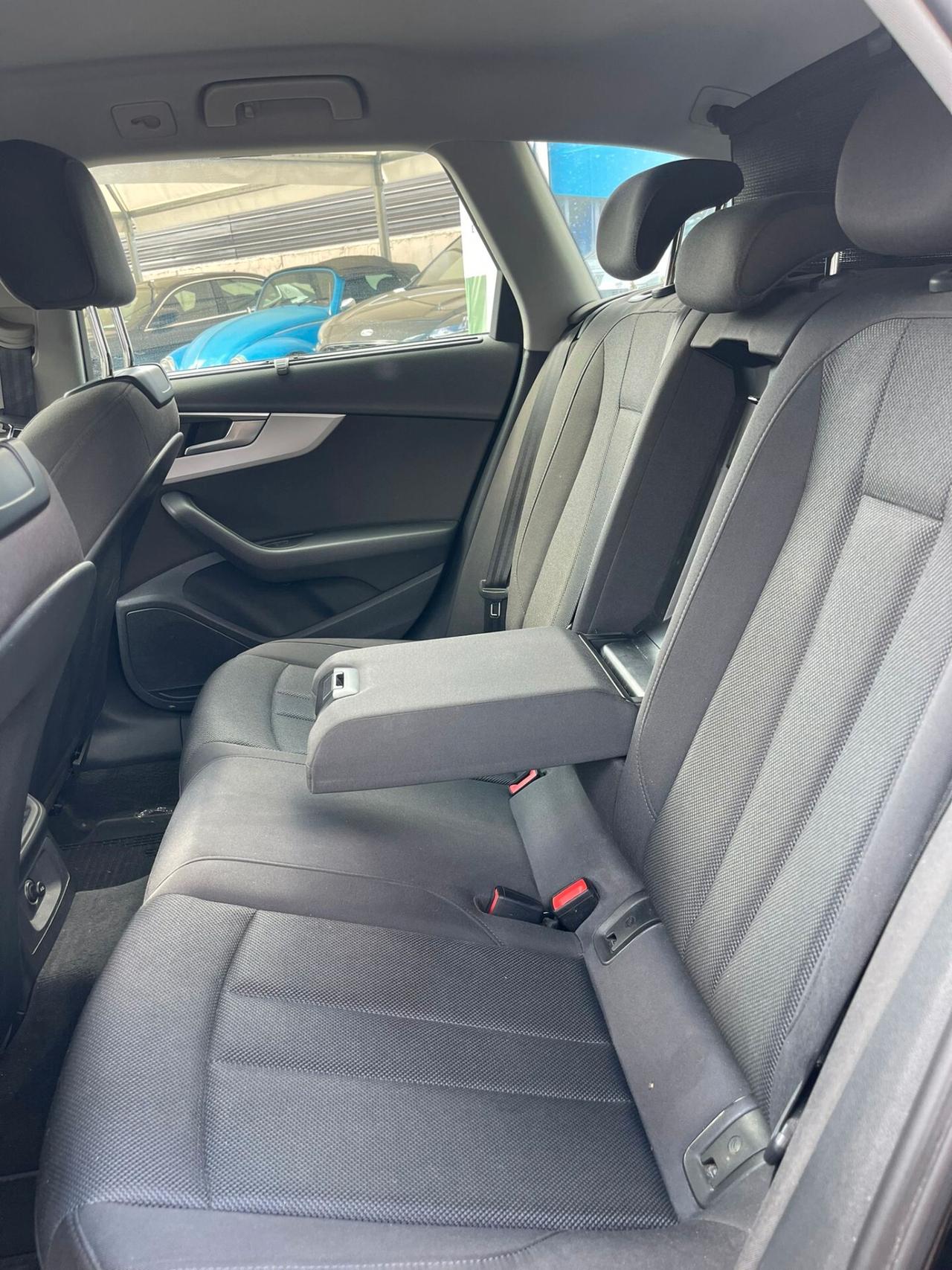 Audi A4 40 TDI S tronic Business