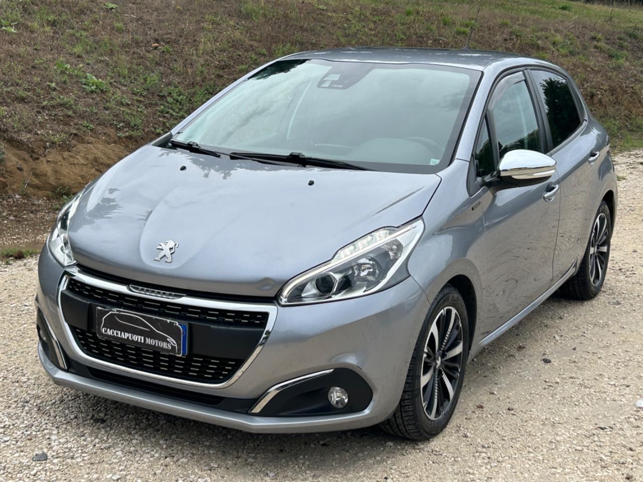 Peugeot 208 BlueHDi 100 S&S 5 porte Signature