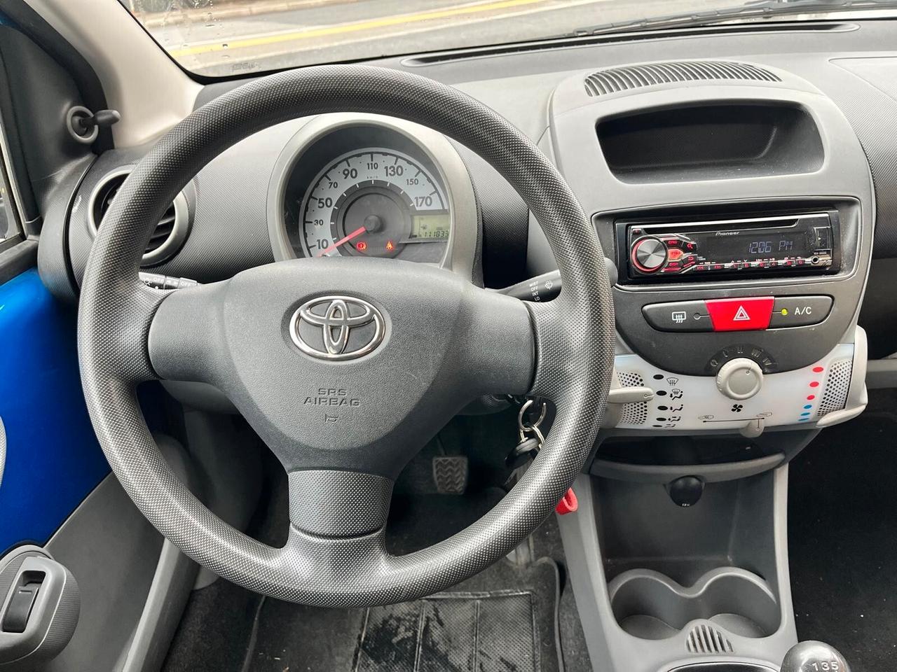 Toyota Aygo 1.0 12V VVT-i 5 porte Neopatentati