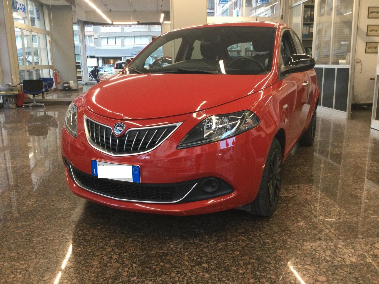 Lancia Ypsilon 1.0 FireFly 5 porte S&S Hybrid Ecochic Silver