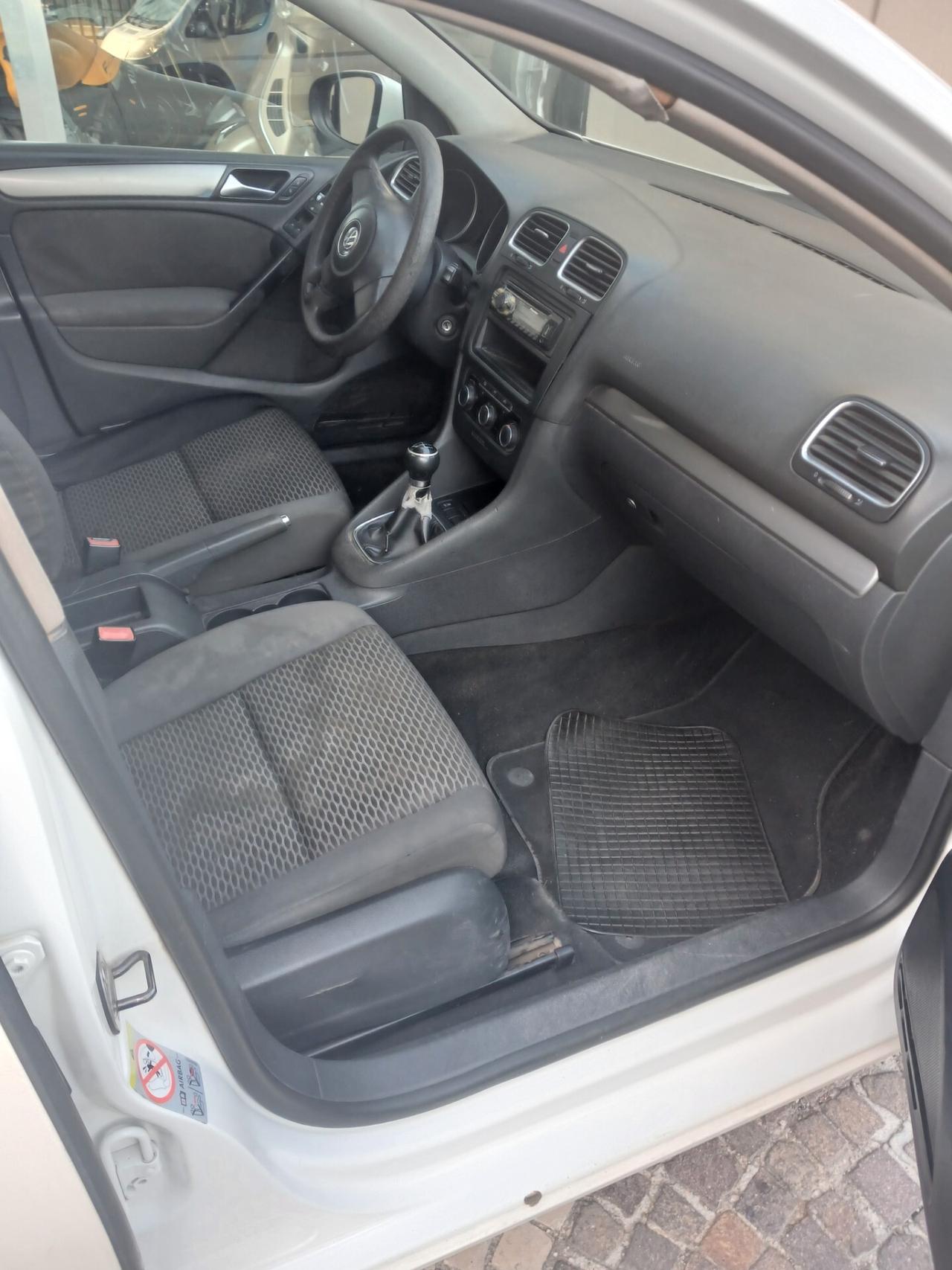 Volkswagen Golf 1.6 TDf