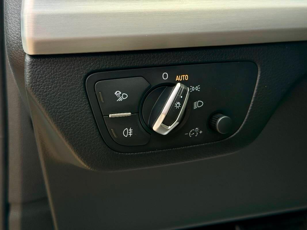 Audi Q5 Sportback 40 2.0 tdi mhev 12V S line quattro s-tronic