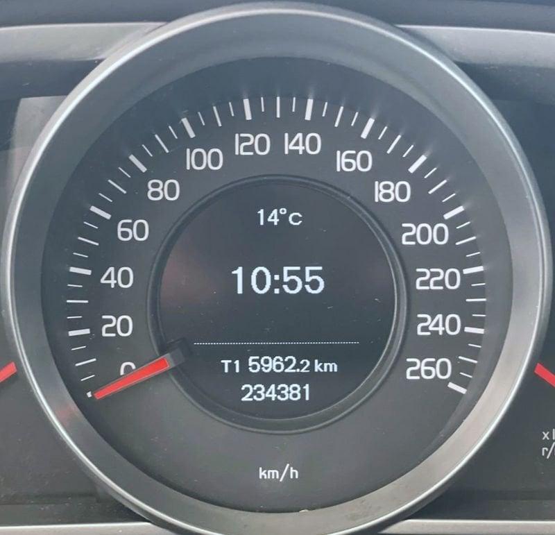 Volvo V40 V40 D2 1.6 Kinetic ** OFFERTA RISERVATA SOLO PER OPERATORI DEL SETTORE **