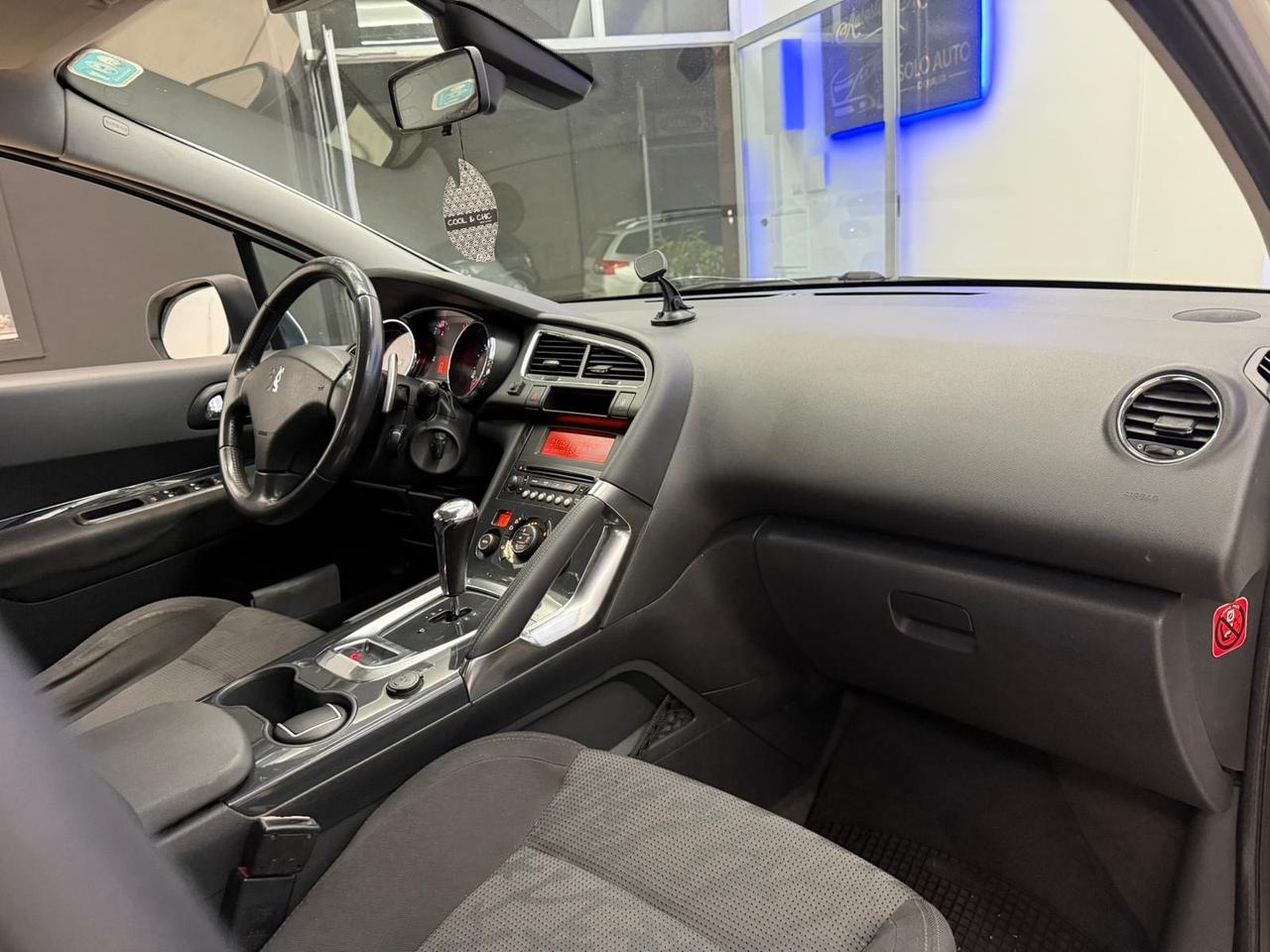 Peugeot 3008 1.6 HDi 112CV cambio robotizzato Tecno