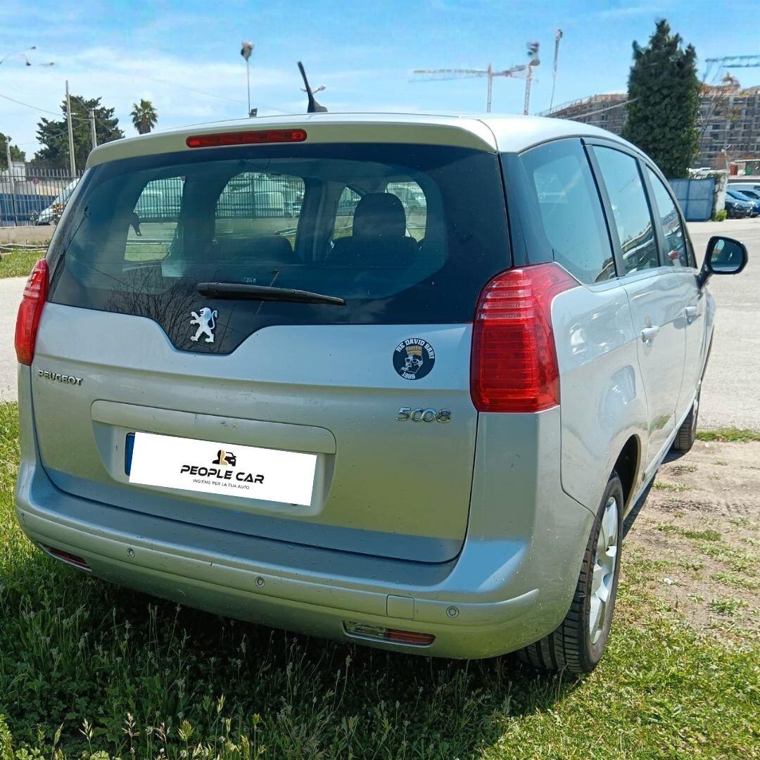 Peugeot 5008 1.6 HDi 112CV Premium *7 POSTI*