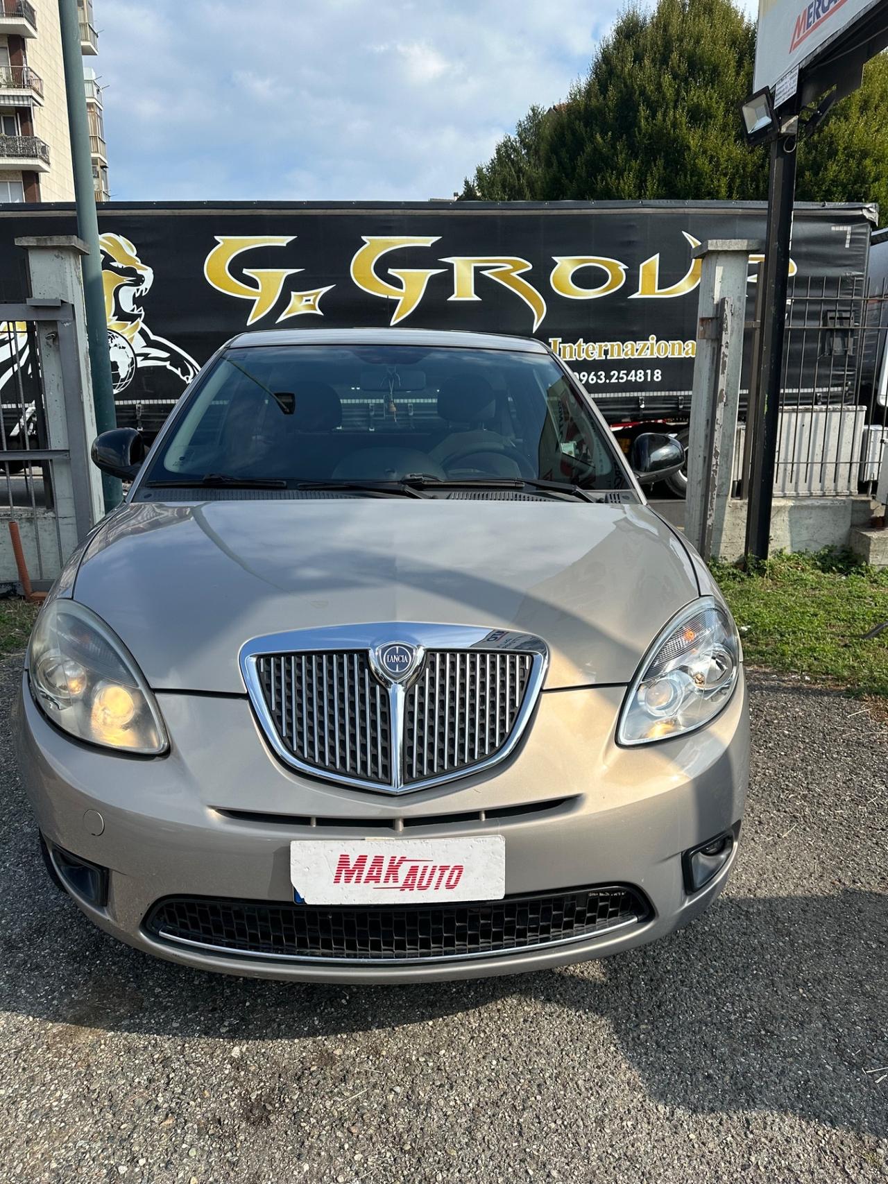 Lancia Ypsilon 1.2 69 CV Unyca