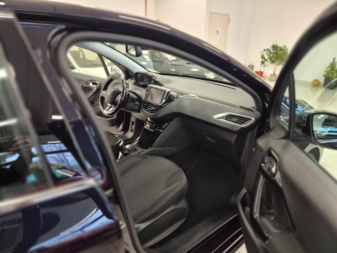 Peugeot 208 PureTech 82 5 porte Allure