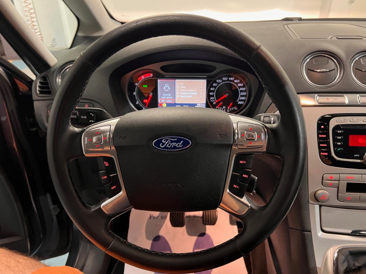 Ford Galaxy 2.0 TDCi 140 CV Ghia DPF