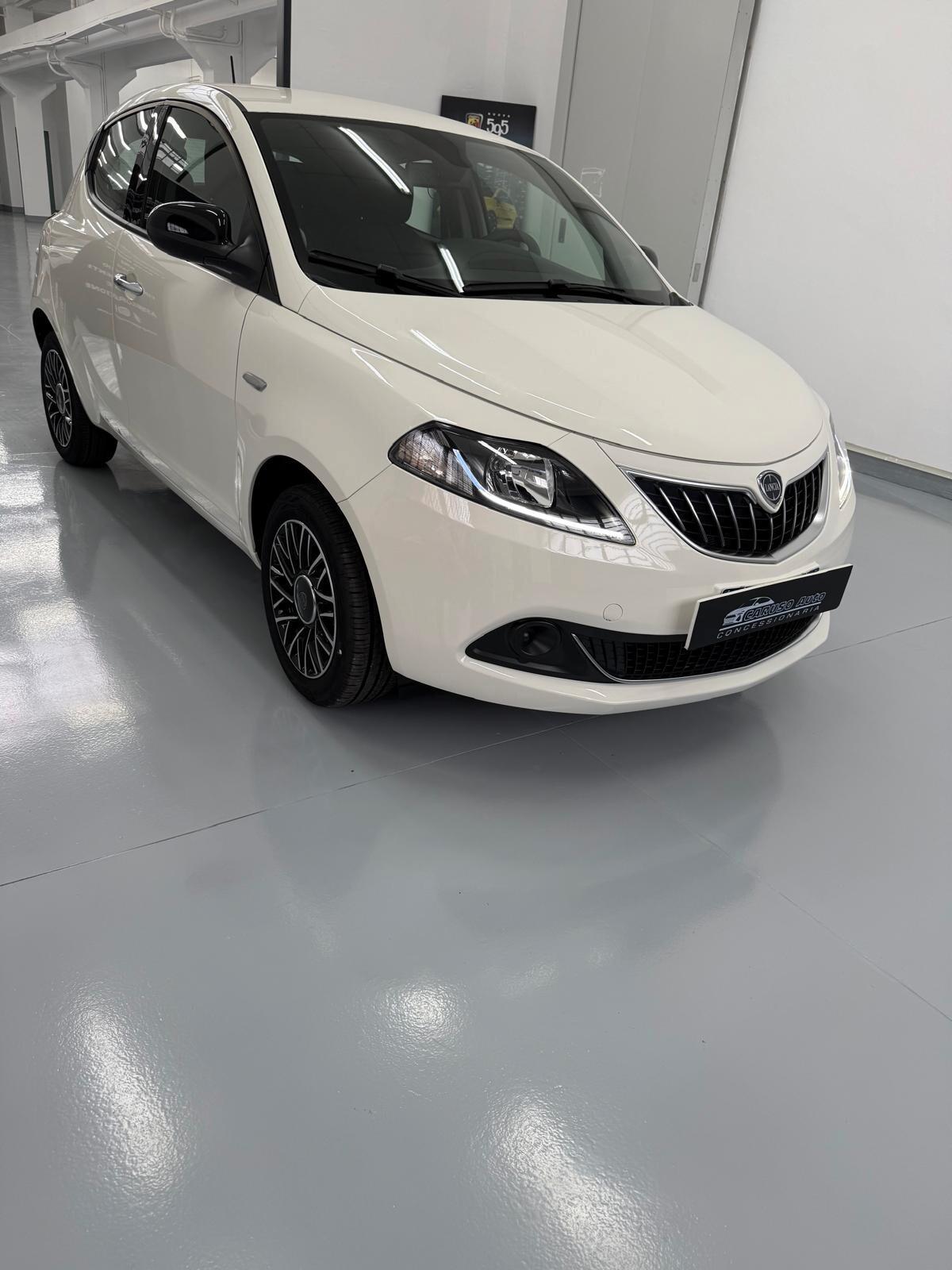 Lancia Ypsilon 1.0 FireFly 5 porte S&S Hybrid Gold Plus