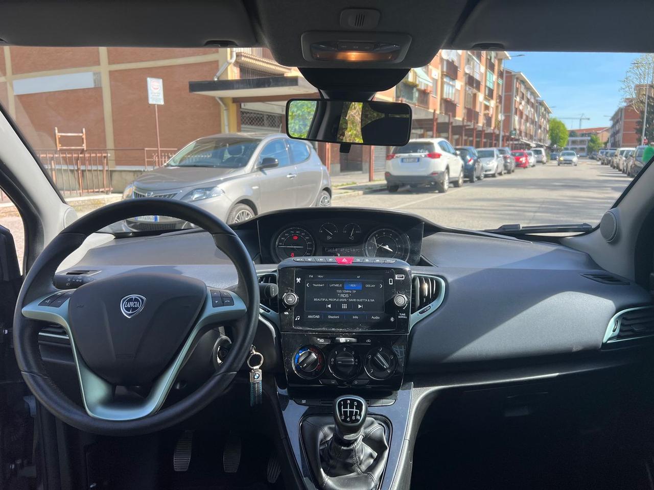 Lancia Ypsilon 1.0 FireFly MHEV Gold