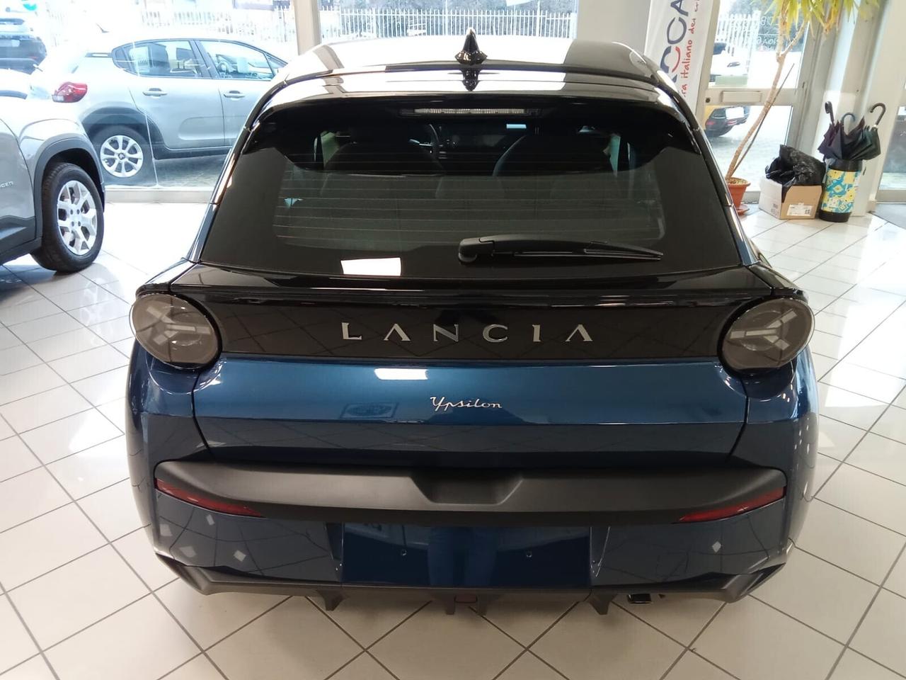 Lancia Ypsilon Hybrid e-DCT