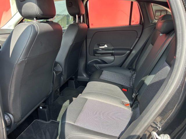 MERCEDES-BENZ GLA 200 d Automatic Business Extra