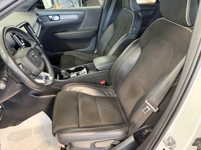 VOLVO XC40 T5 Recharge Plug-in Hybrid R-design