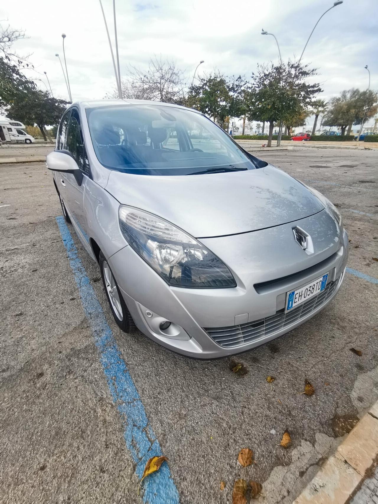 Renault Scenic Scénic 1.9 dCi 130CV Dynamique 7POSTI