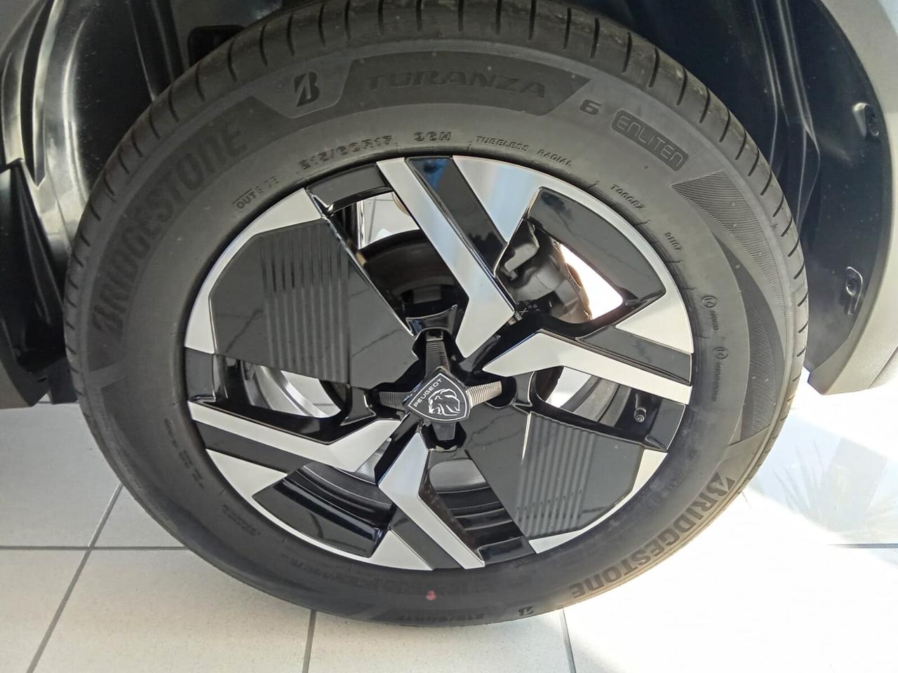 Peugeot 2008 Hybrid 145 e-DCS6 Allure