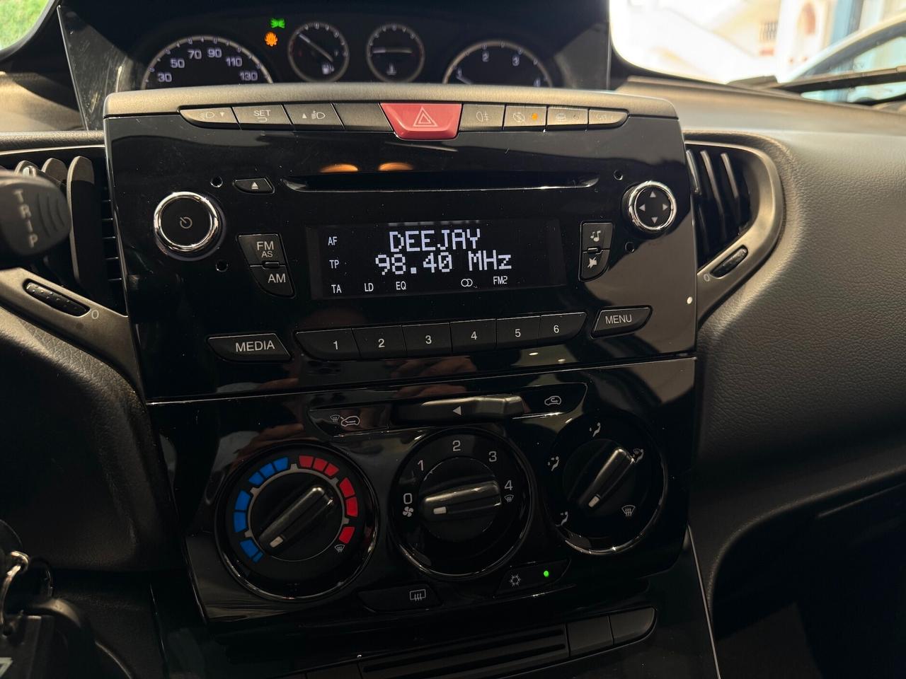 Lancia Ypsilon 1.3 MJT 16V 95 CV 5 porte S&S Silver