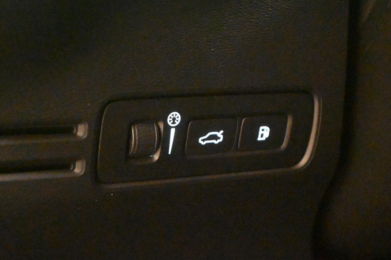 VOLVO XC40 (2017-->) XC40 T4 Recharge Plug-in H...