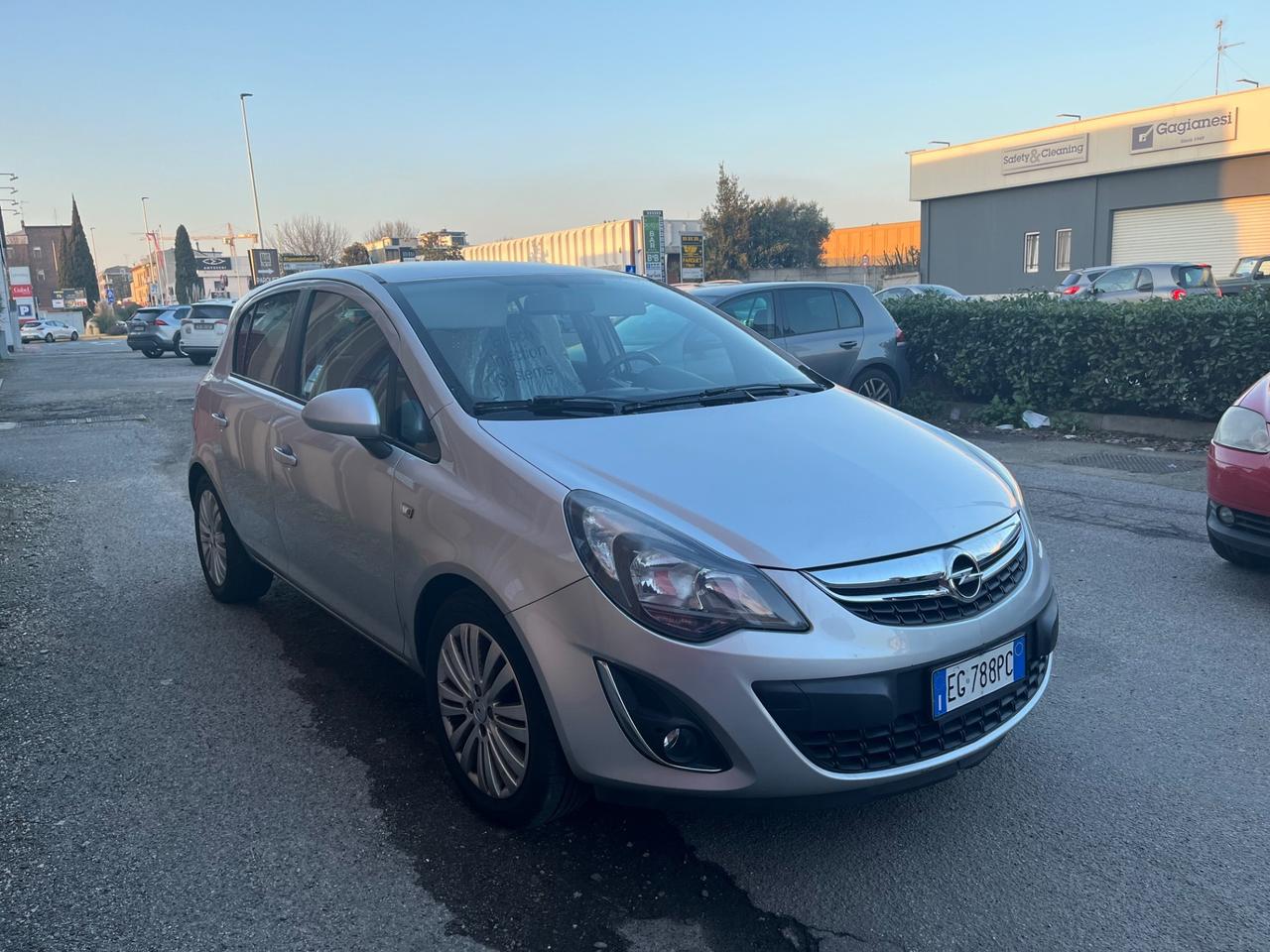 Opel Corsa 1.2 5 porte Club