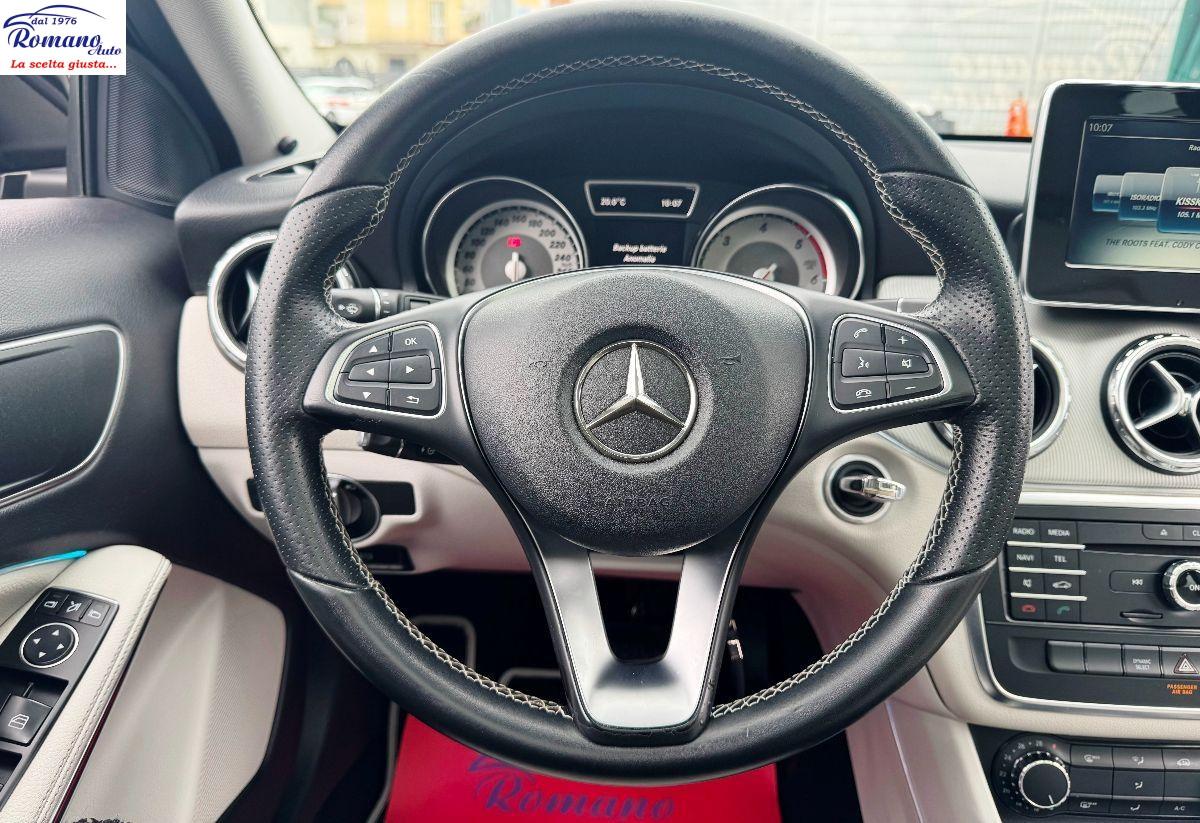 MERCEDES - Classe GLA - GLA 180 d Automatic Sport#TETTO APRIBILE!