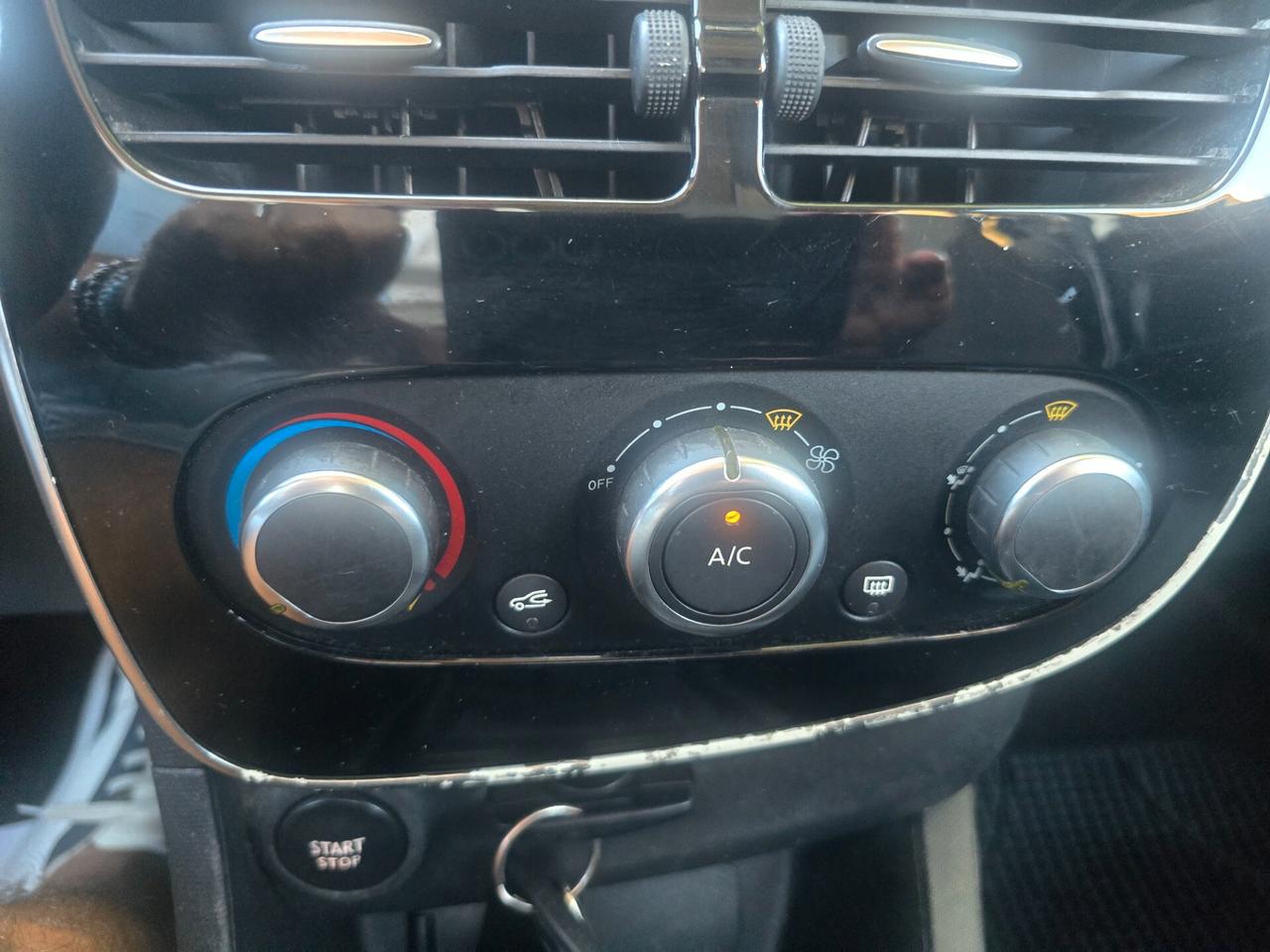 Renault Clio 1.5 dCi 8V 90CV Start&Stop 83gr 5 porte EcoBusiness