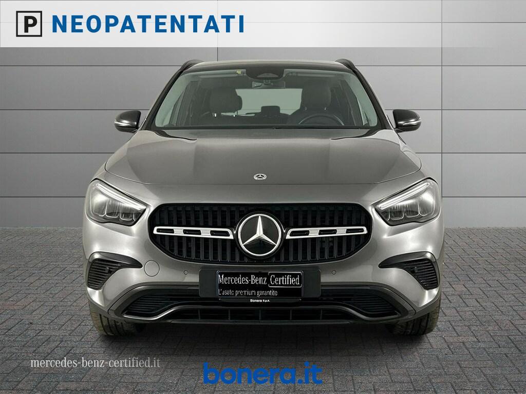 Mercedes GLA 180 180 D Progressive Advanced Plus 8G-DCT