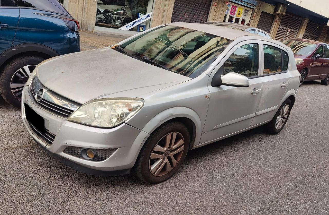 Opel Astra 1.3 CDTI 5 porte Enjoy