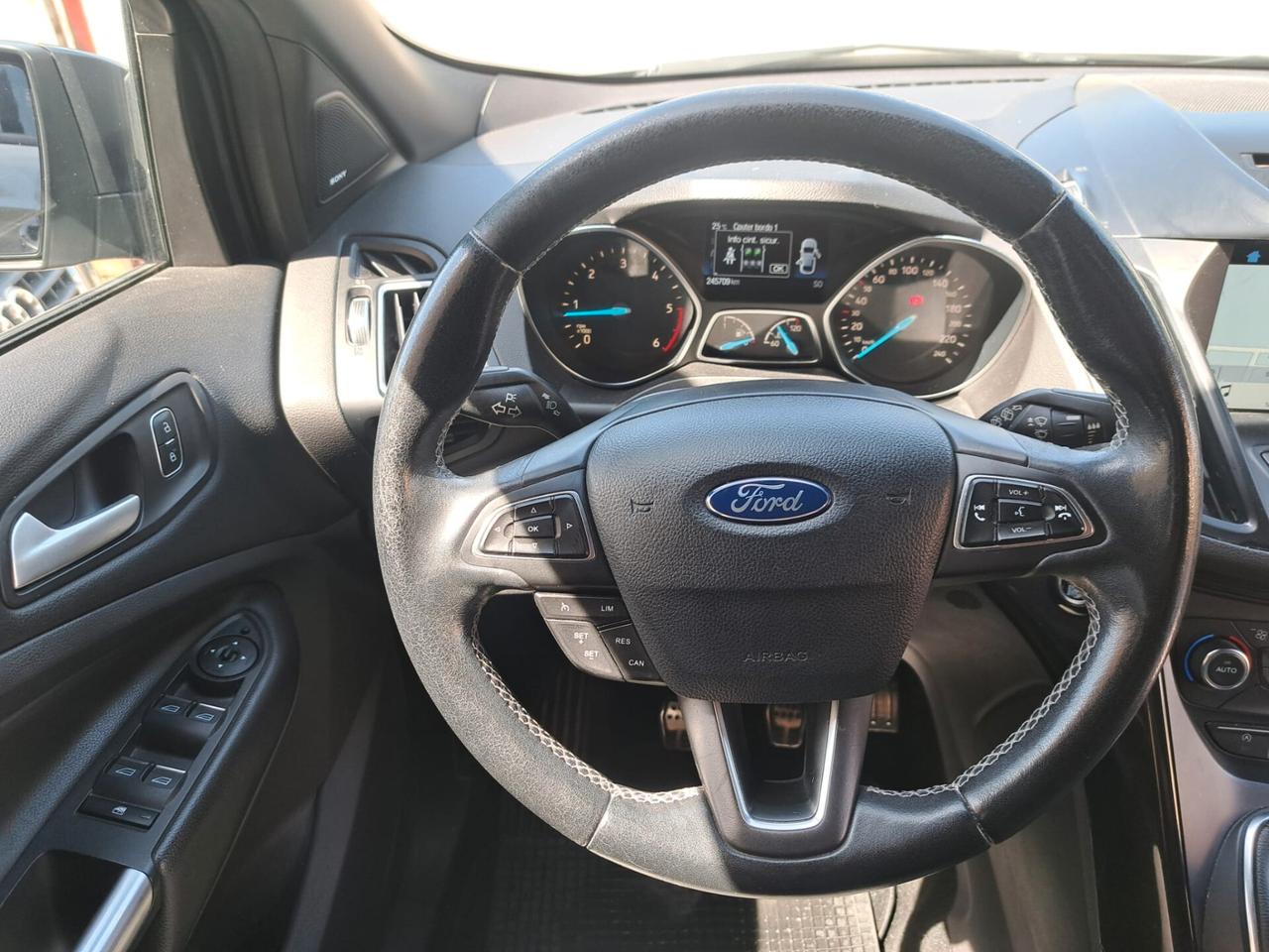 Ford Kuga 1.5 TDCI 120 CV S&S 2WD ST-Line