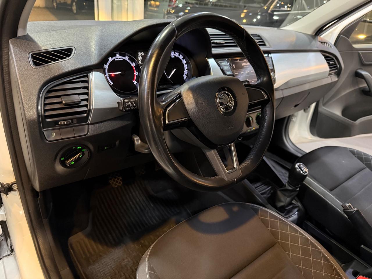 Skoda Fabia Berlina 1.0 mpi Business 75cv NEOPATENTATI !!