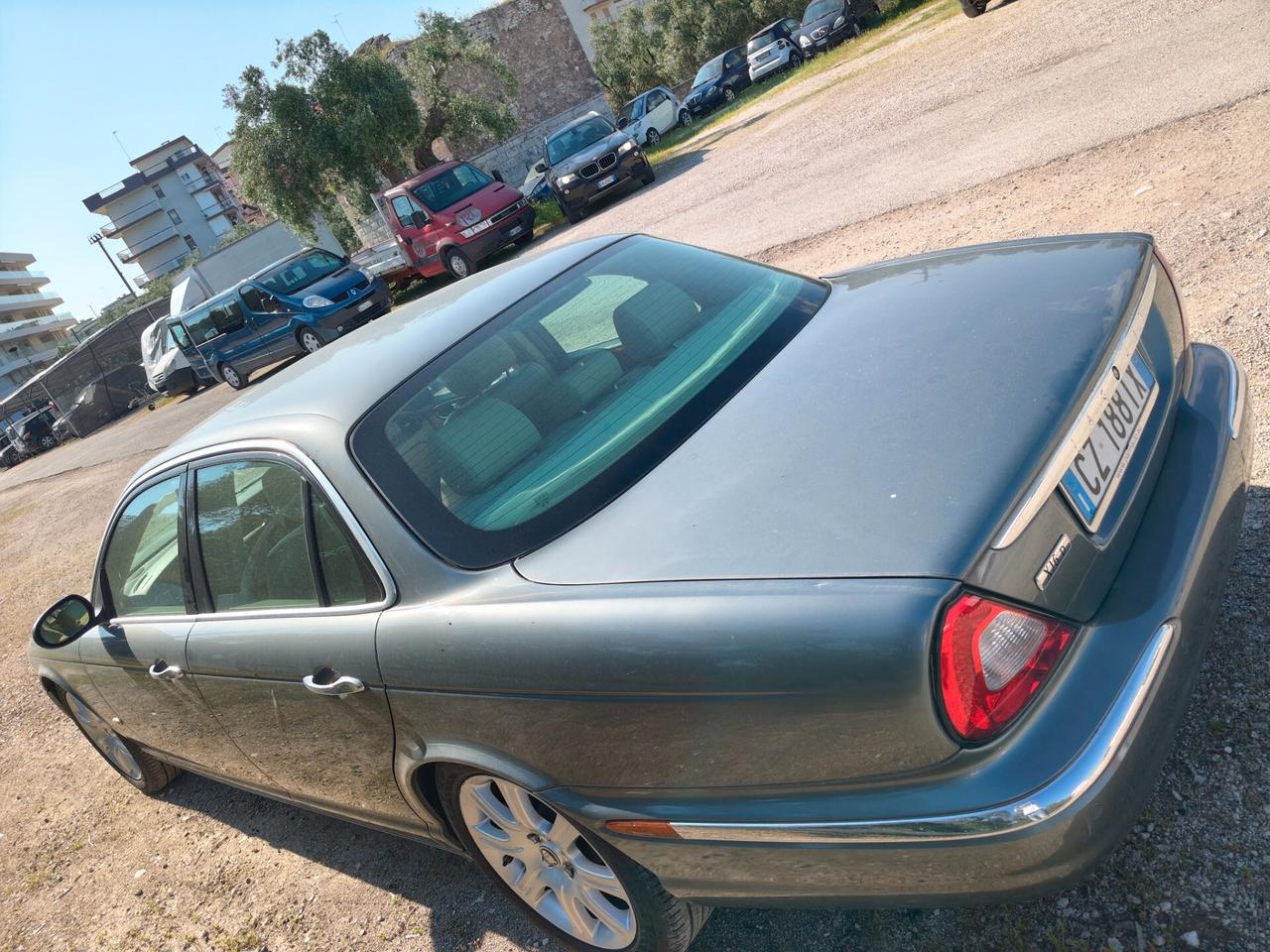 Jaguar XJ 2.7 D V6 cat Executive