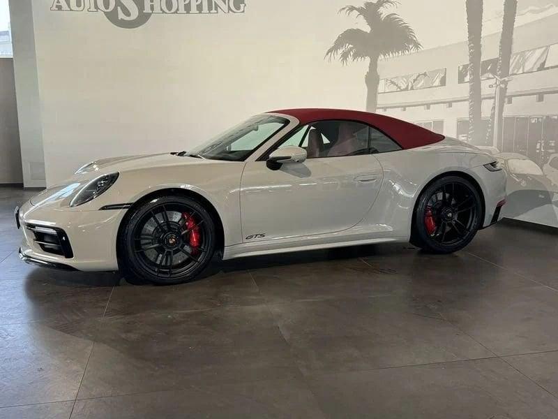 Porsche 911 (992) Carrera 4 GTS Cabriolet