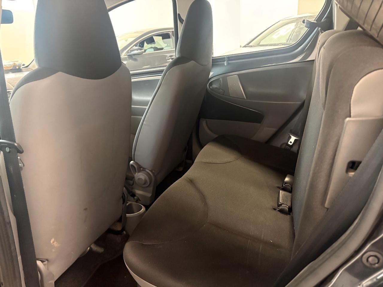 Toyota Aygo 1.0 12V VVT-i 5 porte Deep Ocean Connect