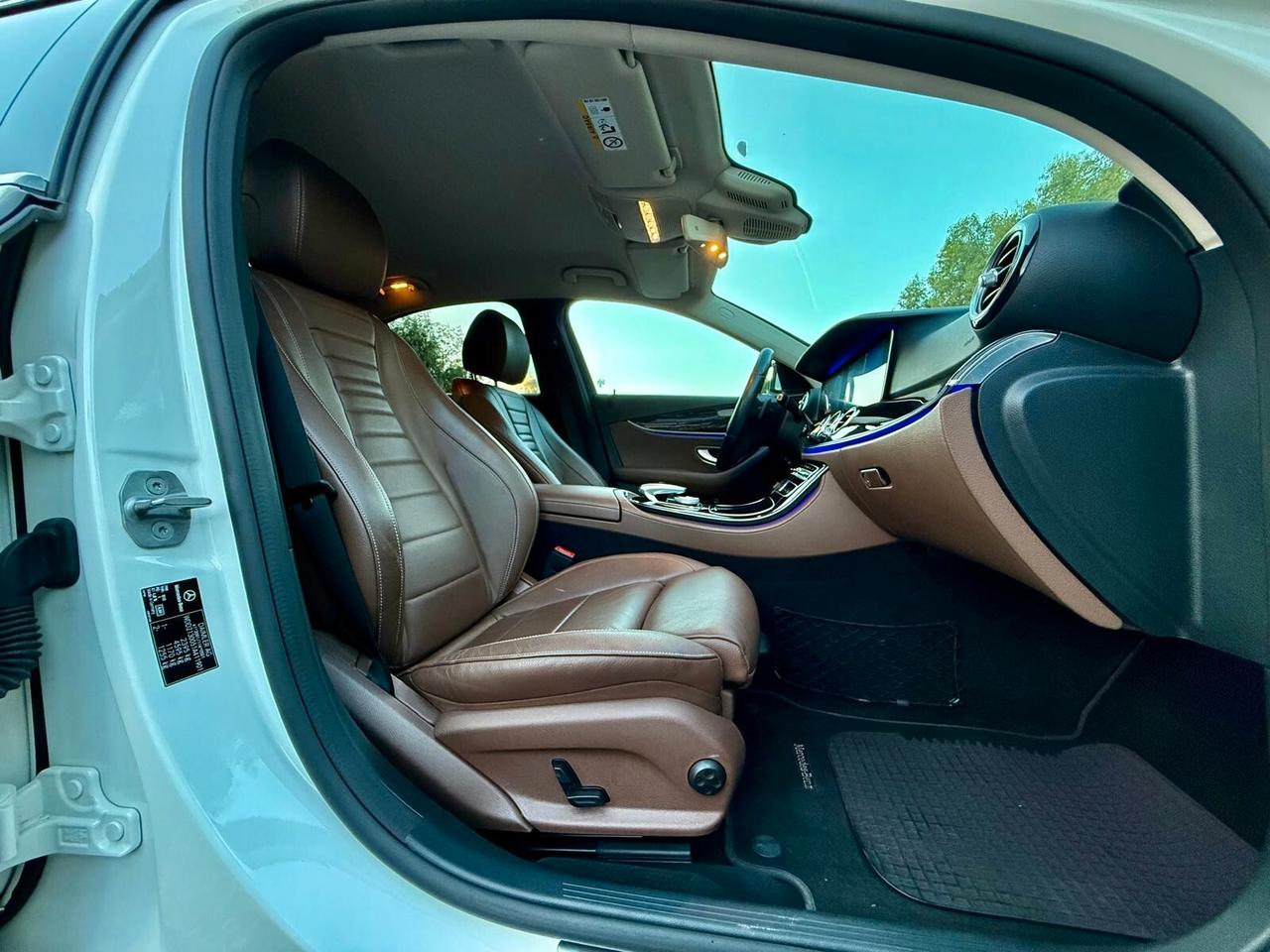 MERCEDES- BENZ KLASSE E 220 D 4MATIC AMG PREMIUM