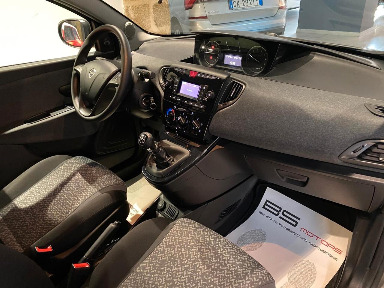 Lancia Ypsilon 1.0 FireFly 5 porte S&S Hybrid Ecochic