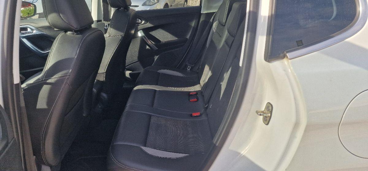 PEUGEOT 2008 1.6 e-HDi 92 CV S&S Allure