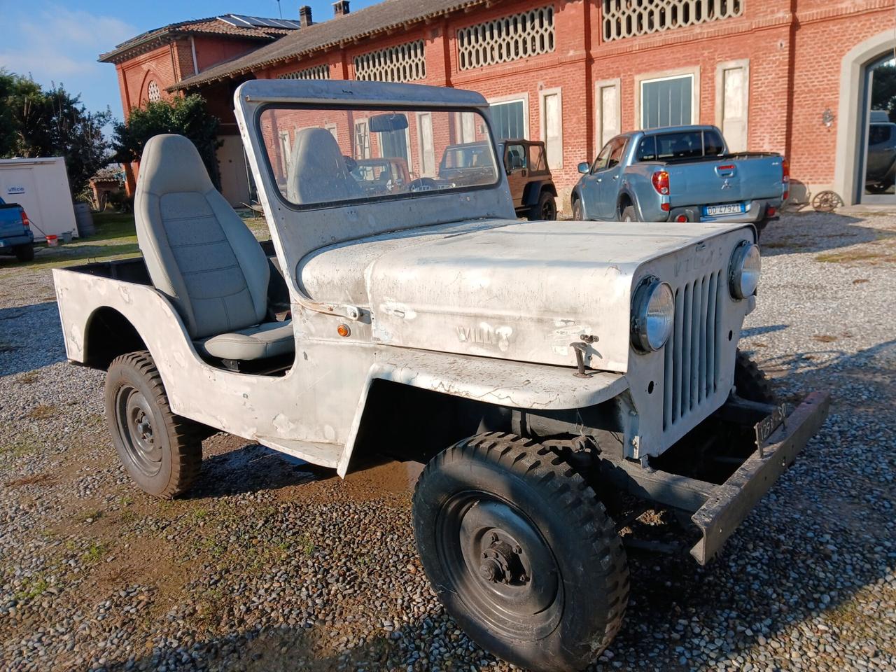 Jeep Willys 2200 benzina