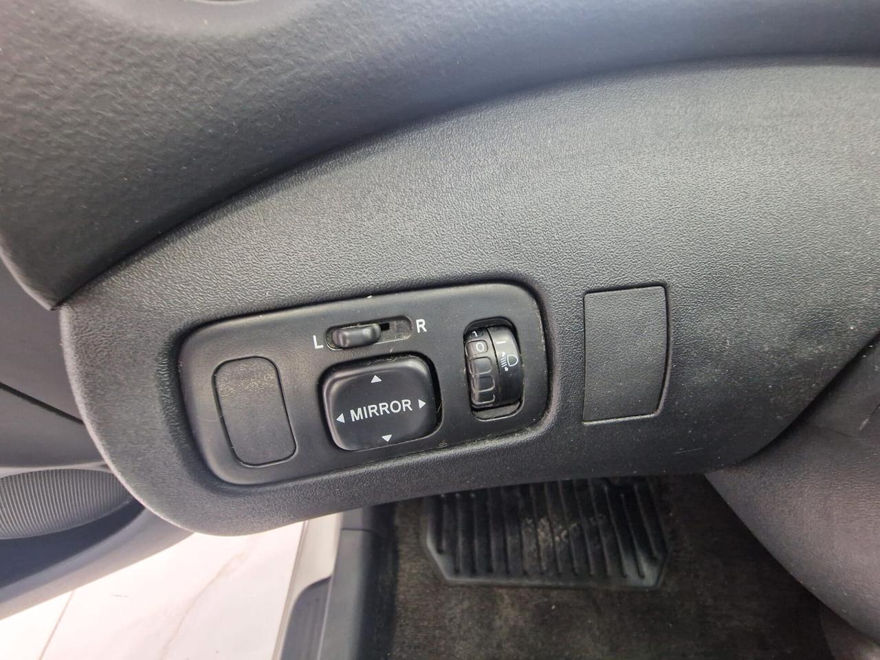 Toyota Yaris 1.4 tdi D-4D cat 5 porte NEOPATENTATI