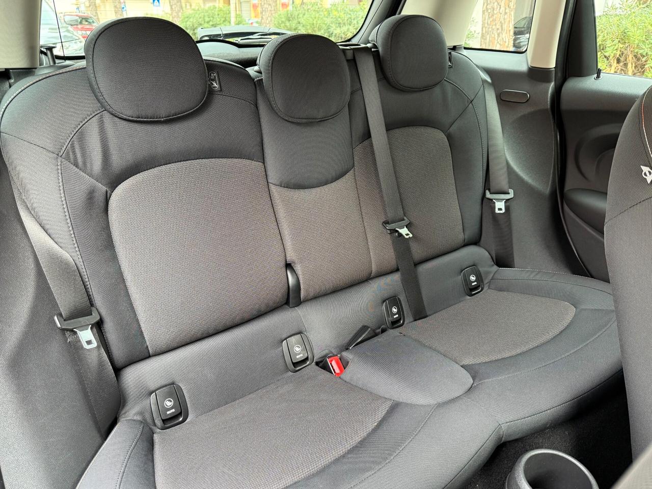 Mini 1.5 One D 95CV 5P *LUCI LED AMBIENT – 2016