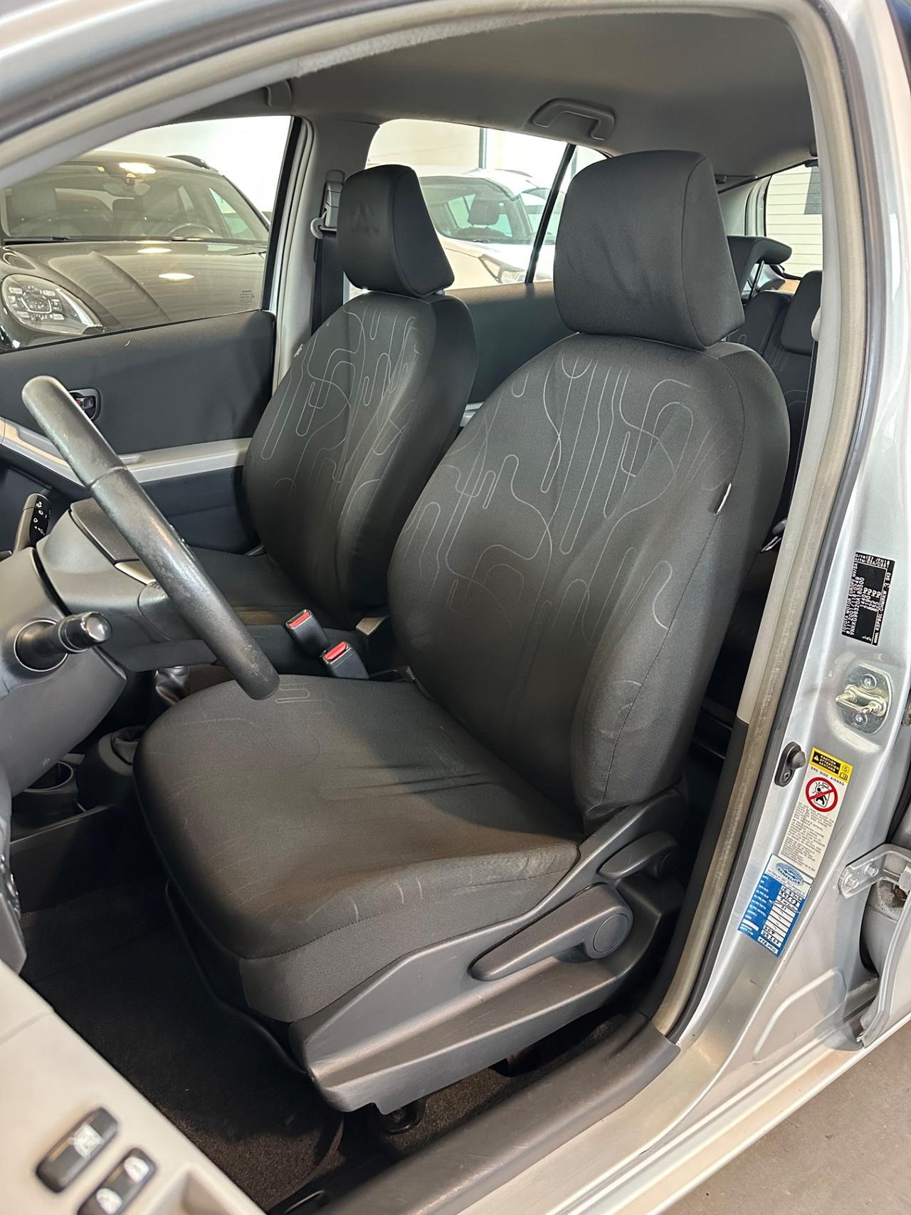 Toyota Yaris 1.0 5 porte Luxury pack