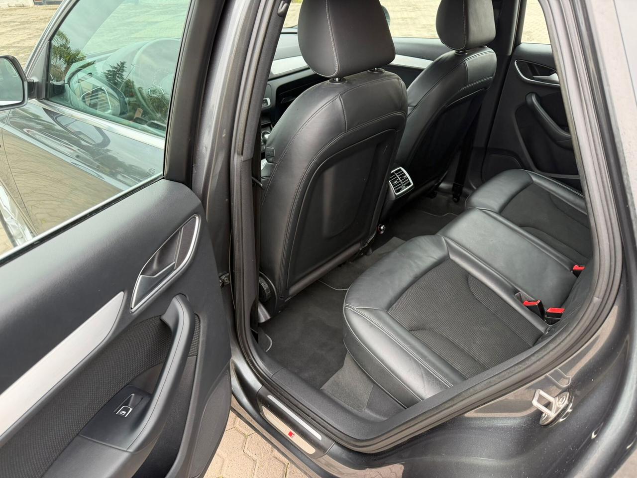 Audi Q3 2.0 TDI 120 CV S tronic Sport S-LINE