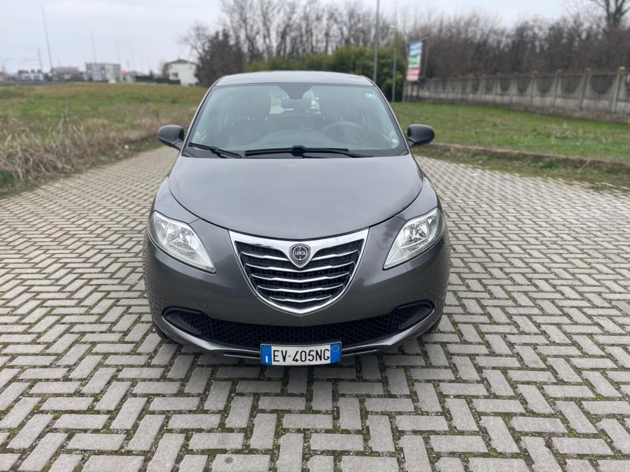 Lancia Ypsilon 0.9 TwinAir 85 CV 5 porte Metano Ecochic Gold