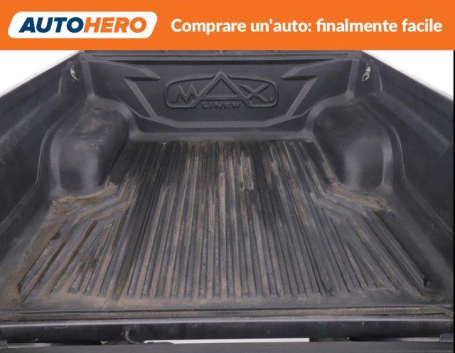 TOYOTA Hilux 2.4 D-4D 4WD 4 porte Double Cab Comfort