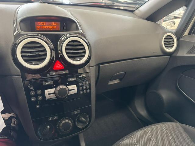 OPEL Corsa 1.2 3 porte b-color