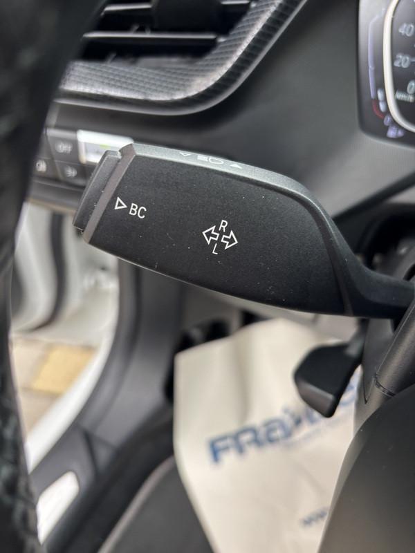 BMW 118 i Advantage 140cv auto FULL LED-NAVI-18"