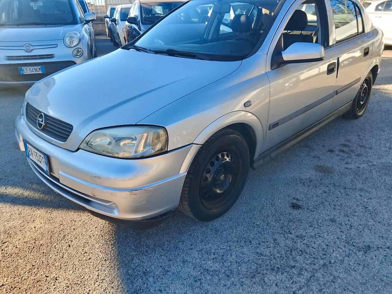 Opel Astra 1.4i 5 porte GPL