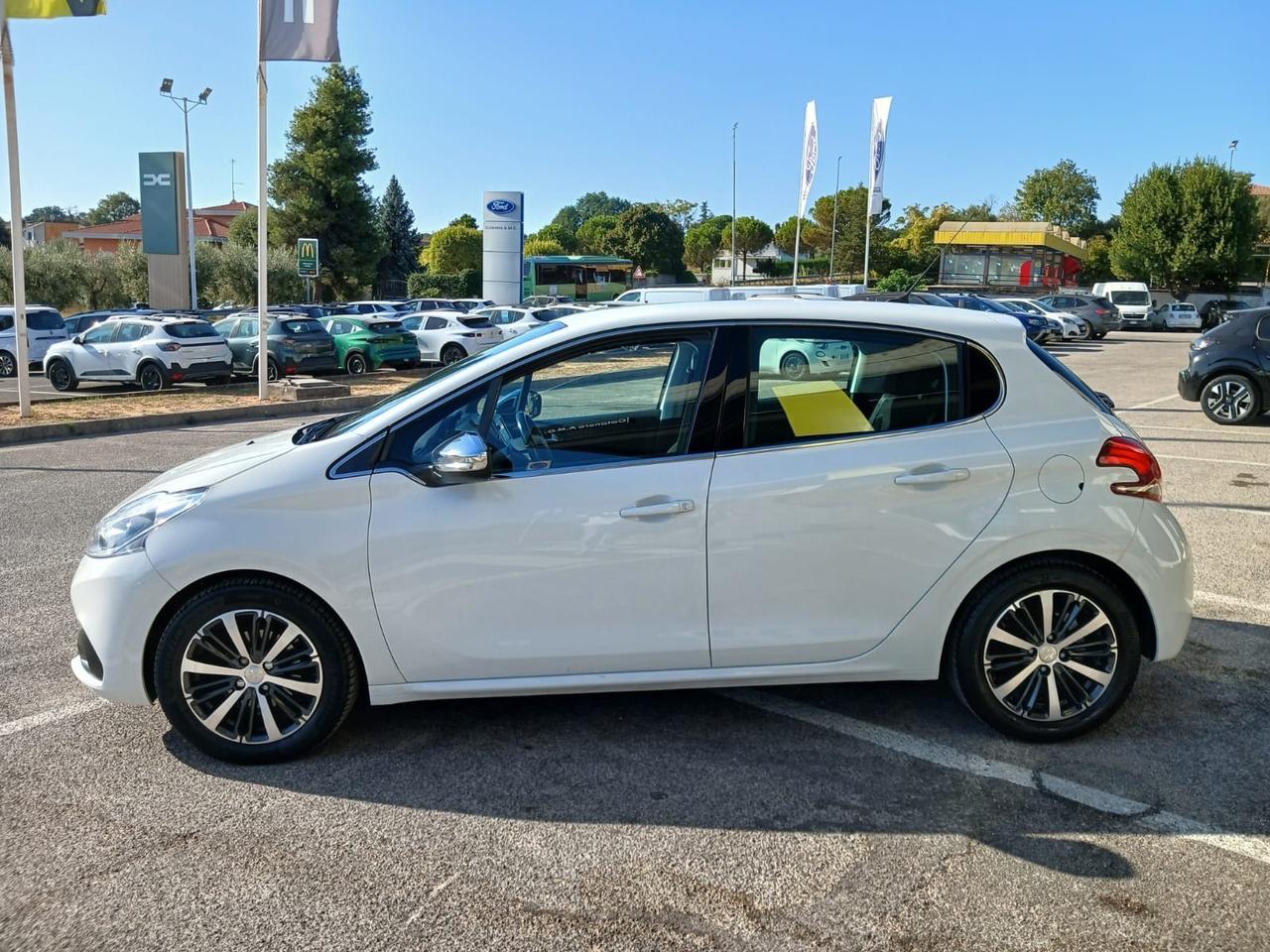 Peugeot 208 PureTech 82 5 porte Allure