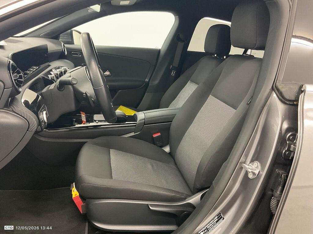 MERCEDES-BENZ CLA SHOOTING BRAKE 180D 115CV AUTOMATIC BUSINESS SOLUTION ( CRUISE - NAVI PREMIUM - PARK ASSIST )