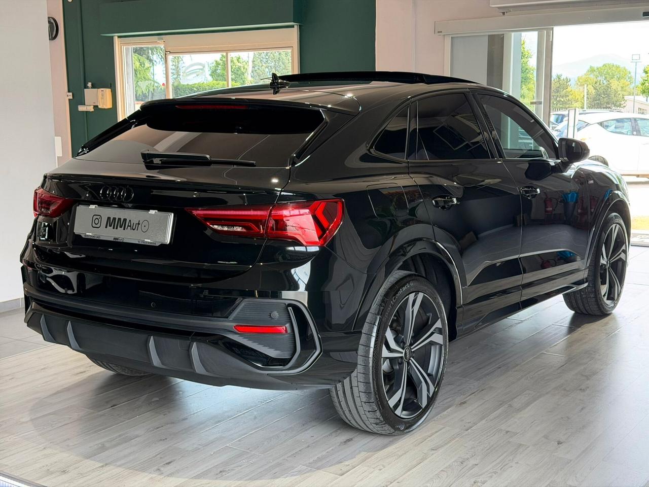 Audi Q3 SPB 35 TDI S-Tronic S-Line Identity Black