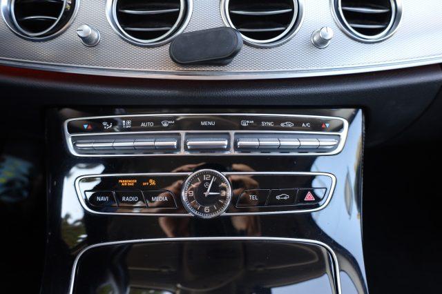 MERCEDES-BENZ E 220 d S.W. 4Matic Auto LED Luci AMBIENT Camera ACC Rad