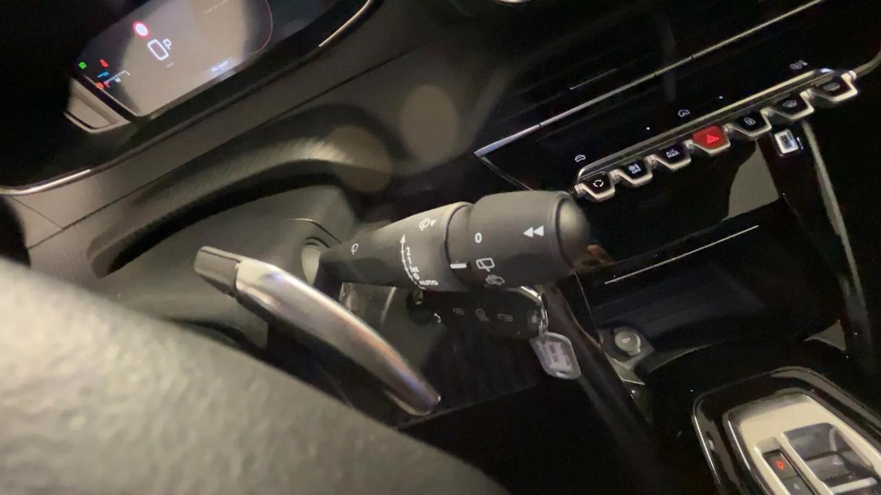 Peugeot 2008 PureTech 130 S&S EAT8 Allure