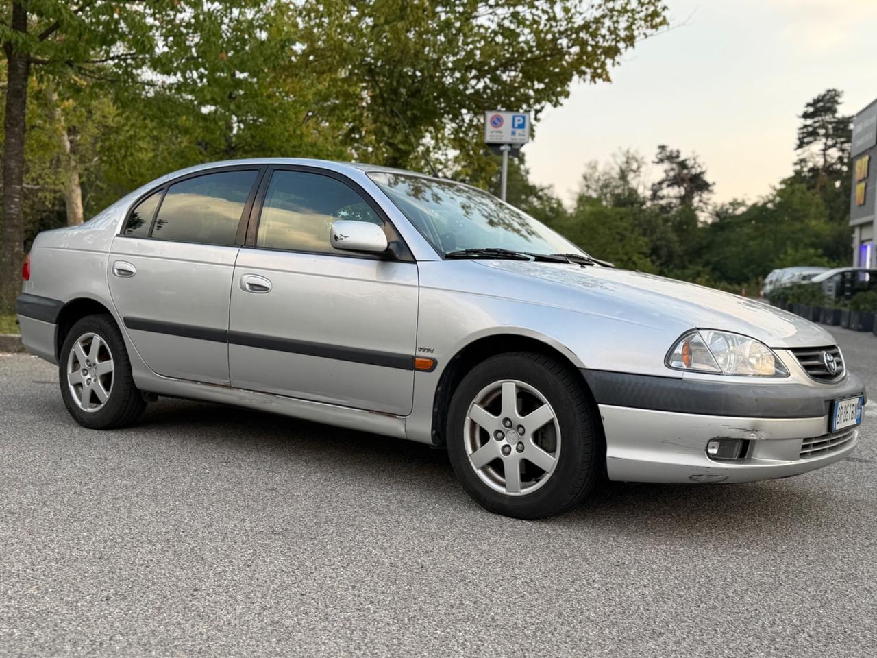 Toyota Avensis 1.6i 16V cat*Neopatentati*Solo 131000km